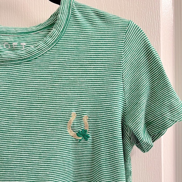 2/$20 ✨LOFT Lucky Horseshoe Everyday Crew Tee Green Striped Size S - Picture 4 of 8